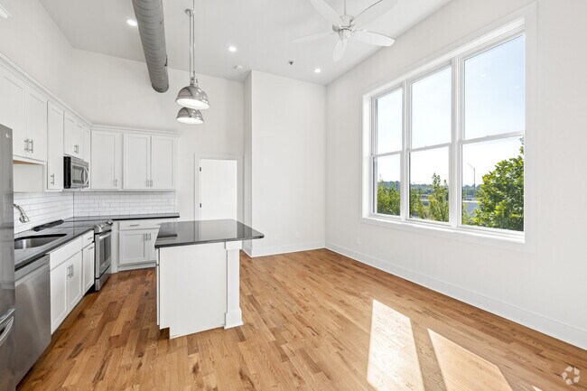 E 5th Avenue 2BR, 2BA - Living Room