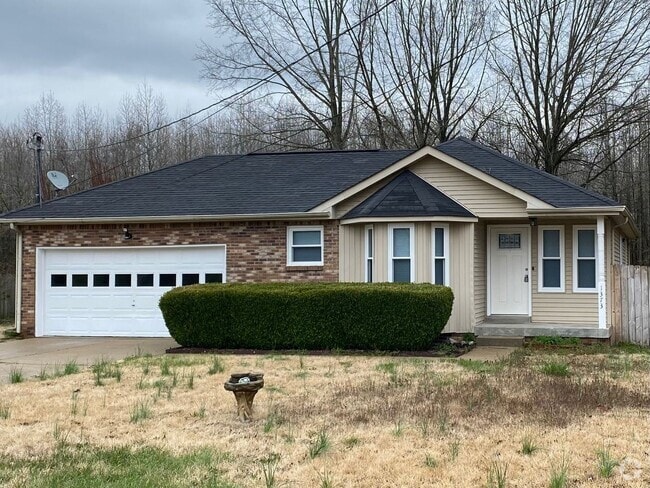 Building Photo - Beautifully Updated 3 Bed/2 Bath Home with...