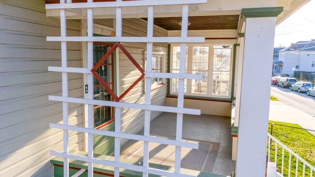 Photo - 163 S Park St