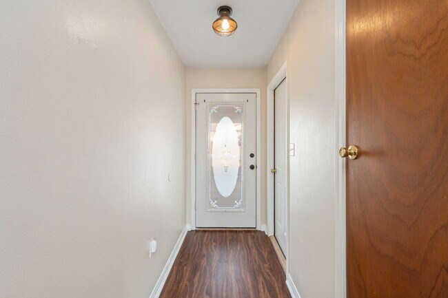 Photo - 423 Northview Ln