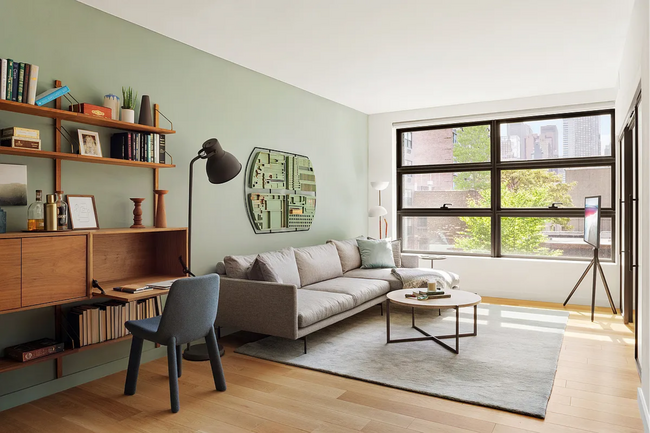 Building Photo - 547 W 47th St Unit 604