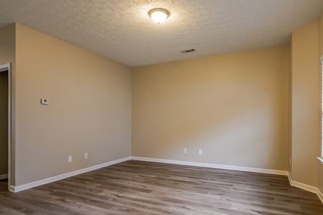 Photo - 145 Prescott Ct