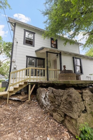Photo - 1025 W Walker St