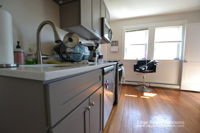 Photo - 110 Kenrick St Unidad 1
