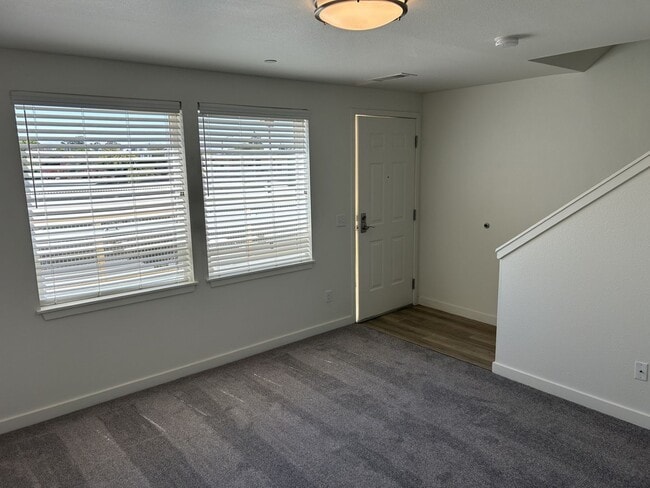 Photo - Spacious 2 Bed, 1.5 Bath, 900 Square Foot Apartment with Air Conditioning. Unit 14