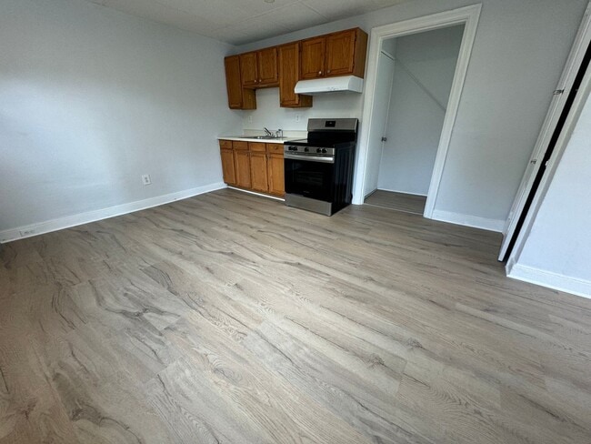 Photo - 1051 Ferry St Unidad 2