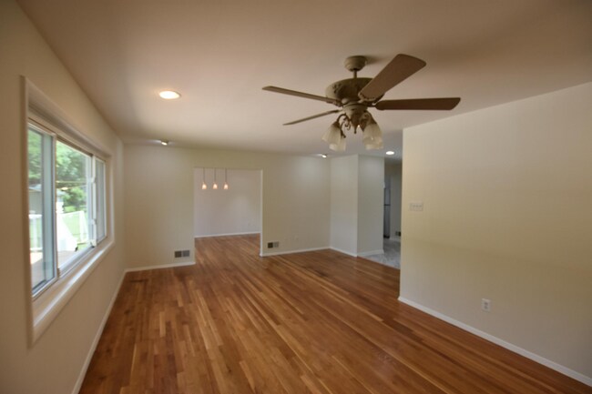 4015 Heathfield Rd