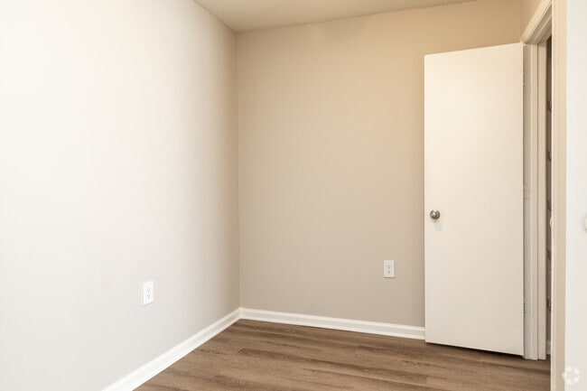 2BR, 1BA - 785SF - Dining