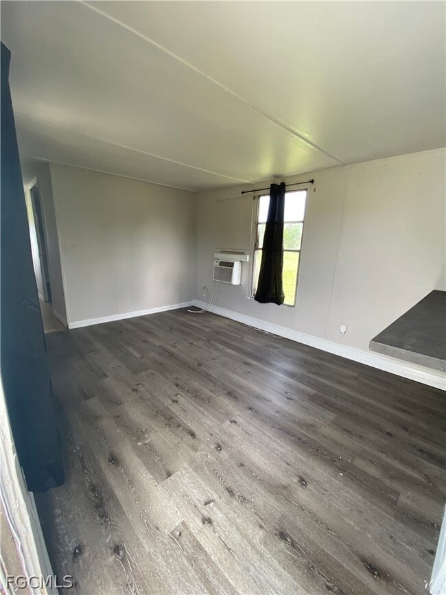 Photo - 8086 Heck Dr