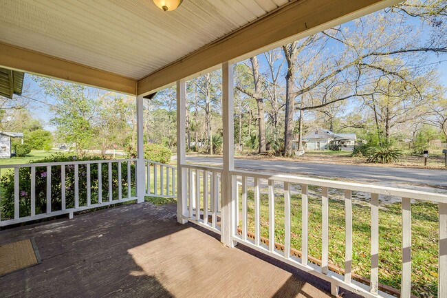 Photo - Spacious 3BR Home in Newington – Quiet Living with Room to Enjoy