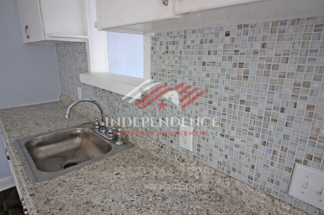 Photo - 78 Notre Dame Ave