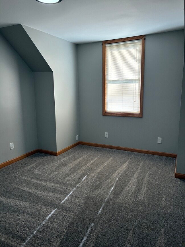 Photo - 1439 S 350 W