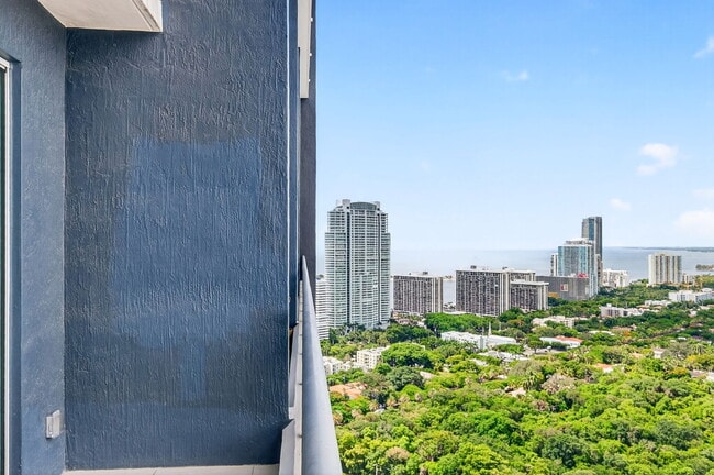 60 SW 13th St Unit 3209