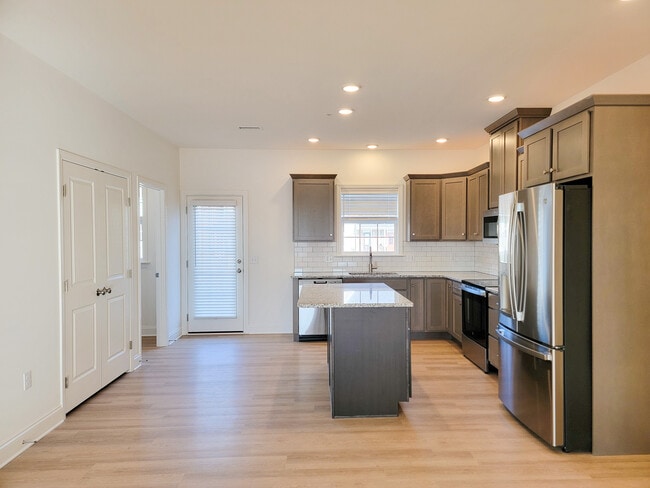 Photo - 2475 Spring Water Cir
