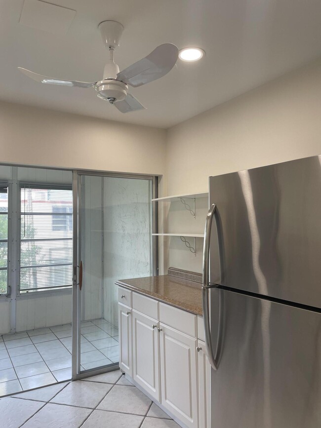 Photo - 1 Abbey Ln Unit 205