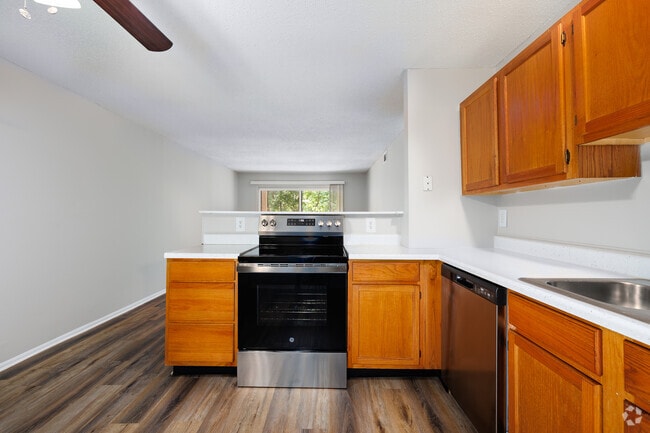 1BR, 1BA - 675SF - Kitchen