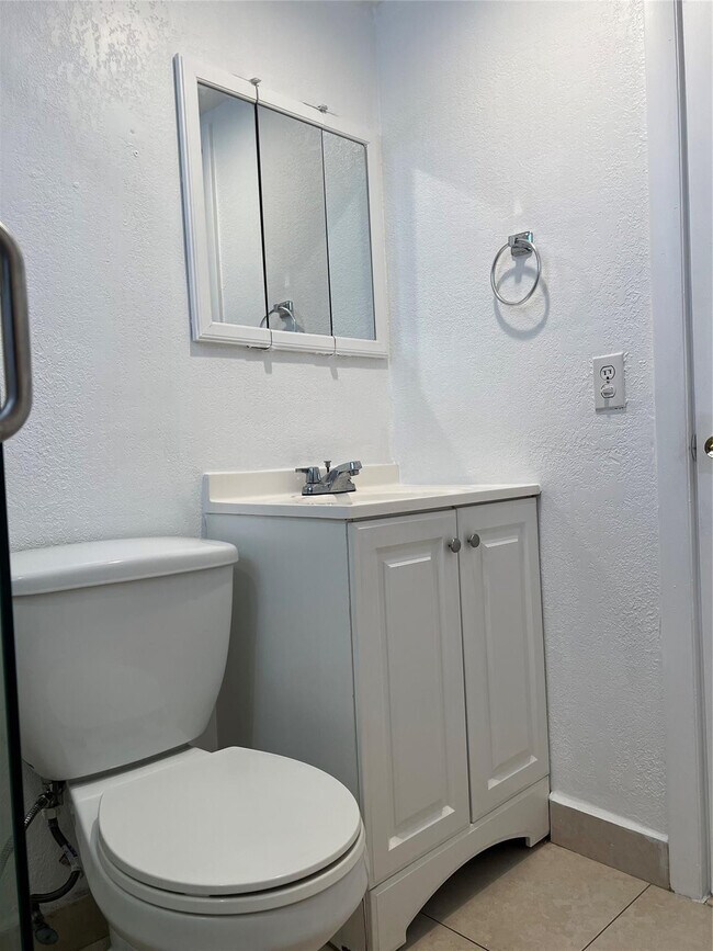 Photo - 2441 NW 13th St Unit 76