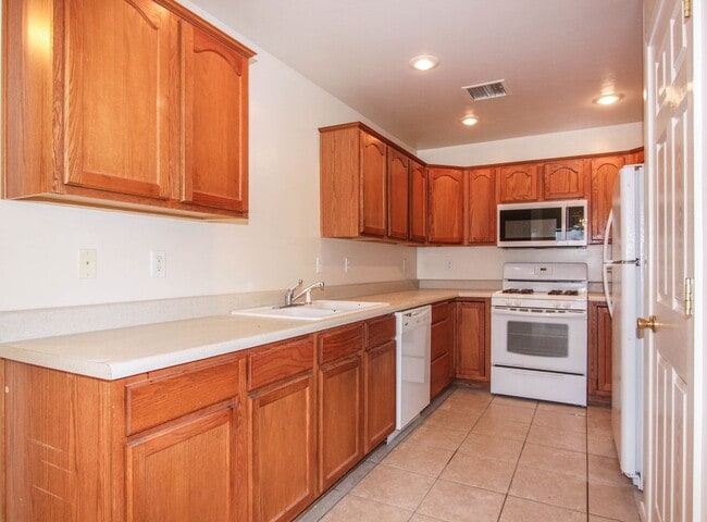 Photo - 8135 E Ashley Dr Unidad Apt A