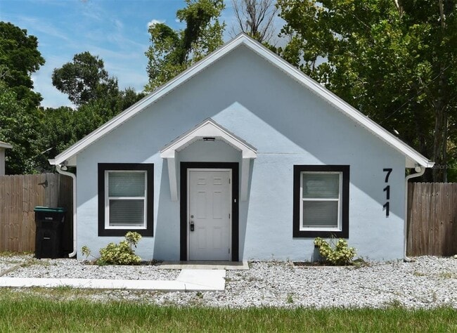 Building Photo - 711 20th St Rental