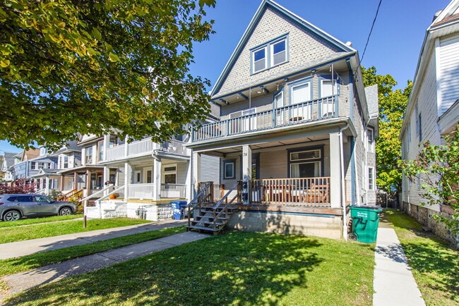 Photo - 74 Woodside Ave Unit 1
