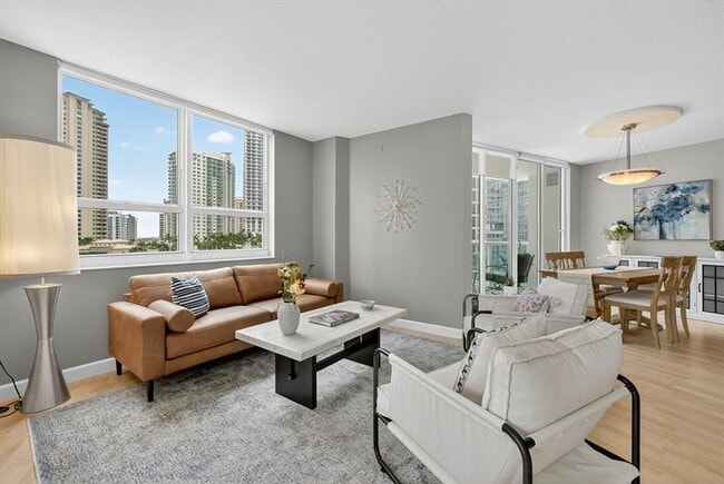 Building Photo - 350 SE 2nd St Unit 1030 Rental