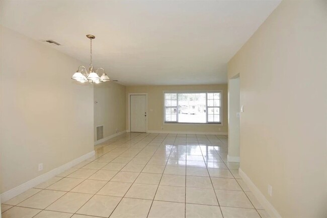 Photo - 781 SW 64th Terrace