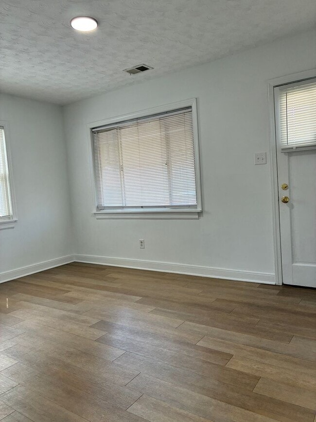 Photo - 2 BR / 1 BA Renovated home near VCU in Byrd Park Area! Pets considered! Available April 15st!