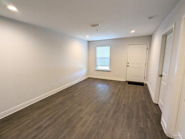 Photo - 313 N Navy Blvd
