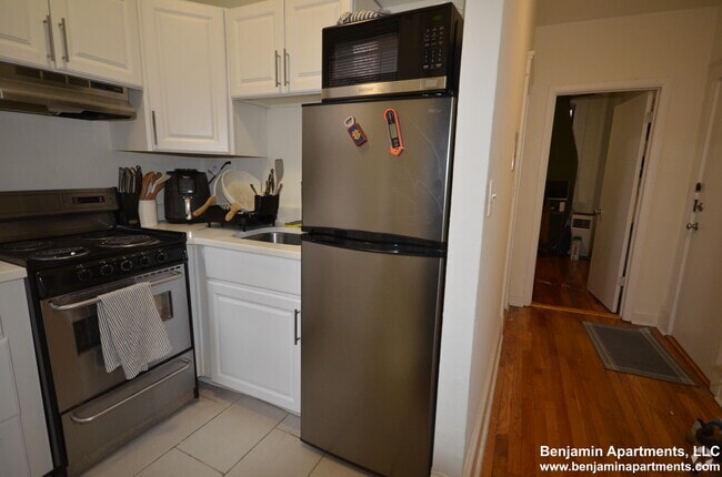 Building Photo - 43 Joy St Unit 1 Rental