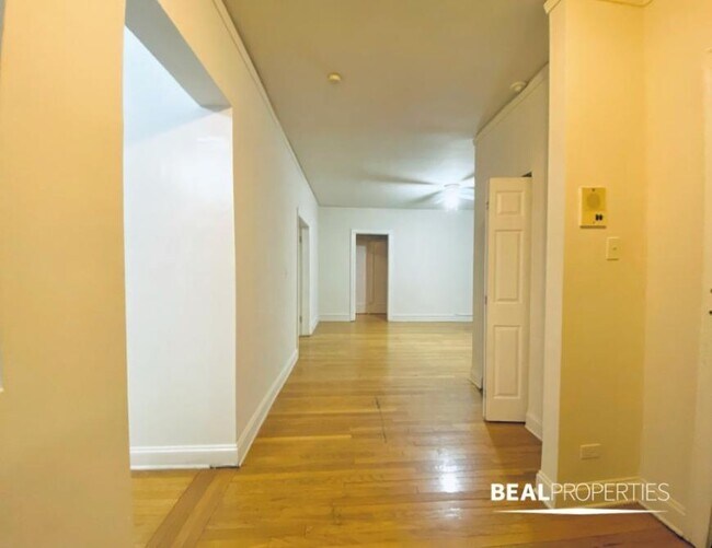 Photo - 1 bedroom in EVANSTON IL 60202 Unit H2