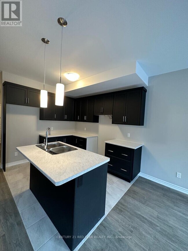 Photo - 18 Bradley Ave