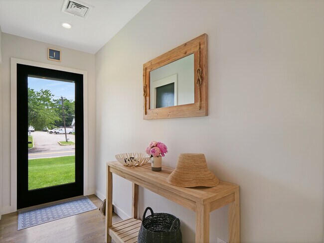 Photo - 391 N Main St