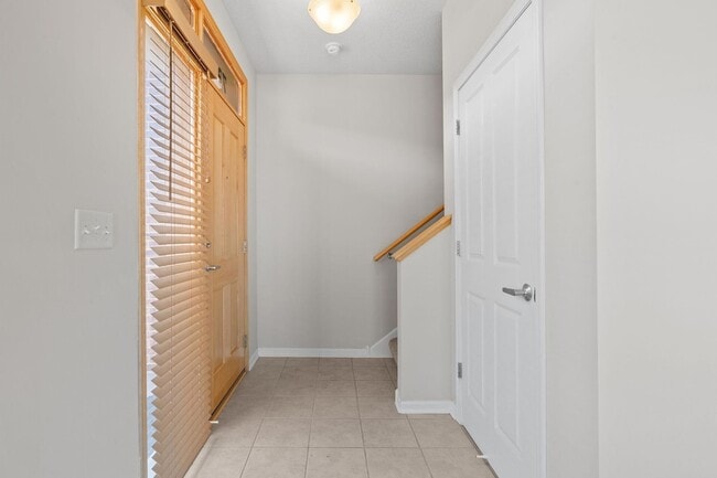 Photo - 731 Mercer St