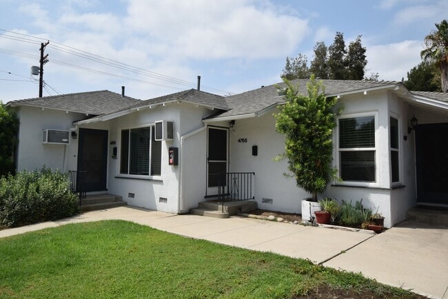 Building Photo - 4751 Kraft Ave Rental
