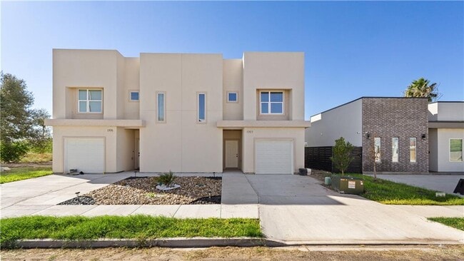 Building Photo - 12 B W St Rental