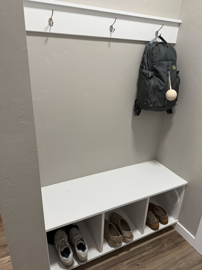 Photo - 336 S Calf Crk Ave