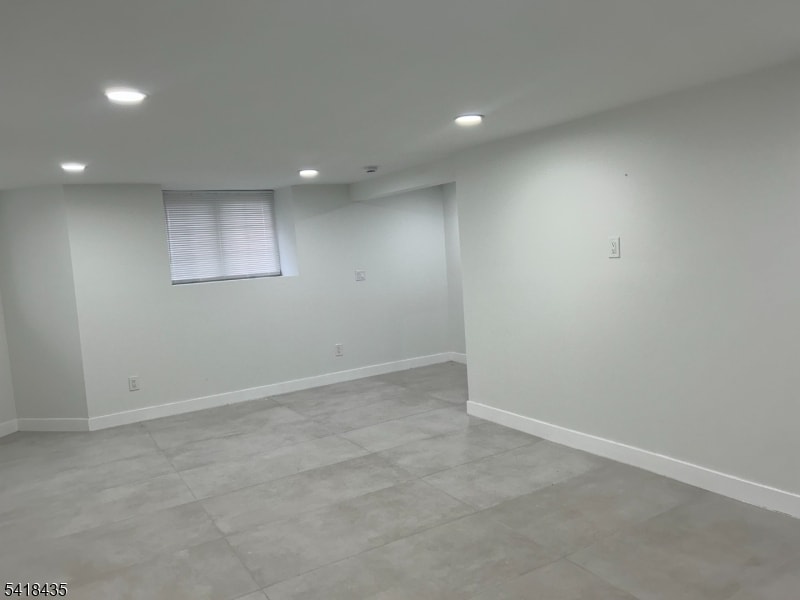 Photo - 437 Bramhall Ave