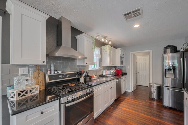 Photo - 5514 Avenue M