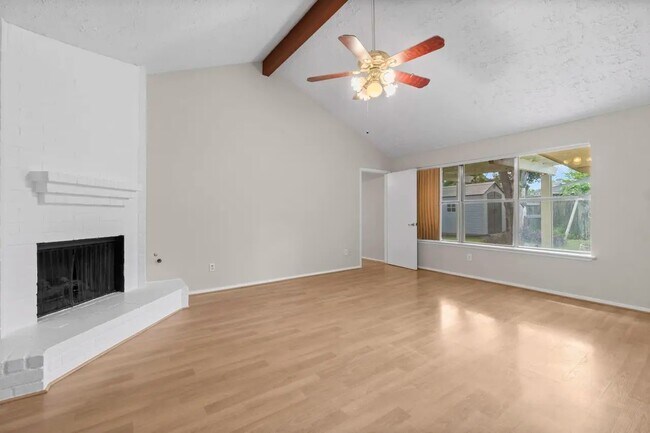 Photo - 18703 Lippizaner Dr