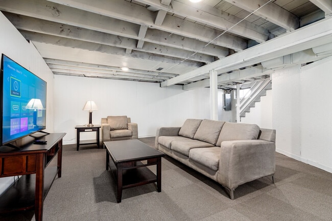 Building Photo - 660 Graham Rd Unit SI ID1472888P