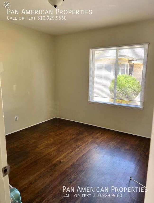 Building Photo - 3281 Minnesota Ave Unit B