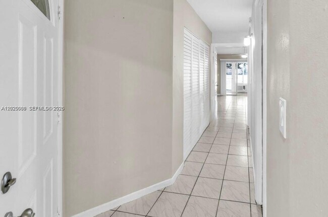 18801 NE 2nd Ave Unit 1006