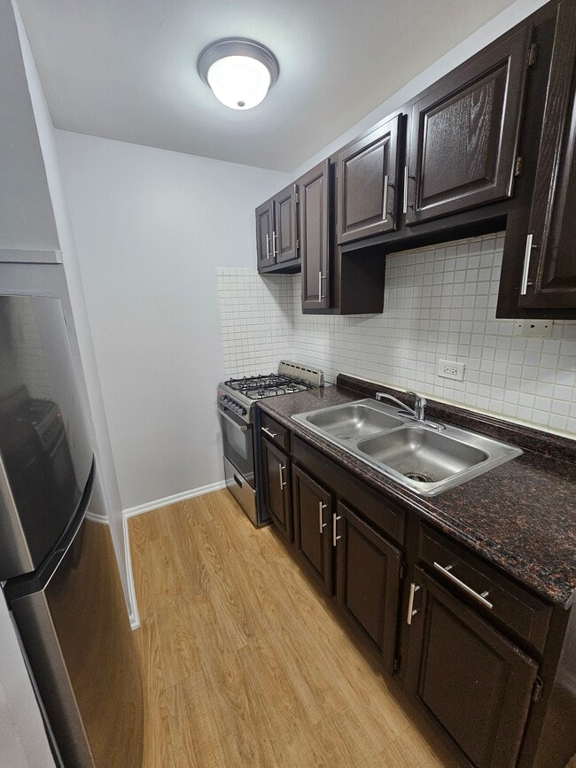 Building Photo - 4613 N Beacon St Rental
