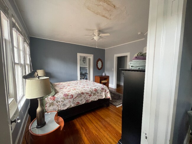 Photo - 919 Talbot Ave
