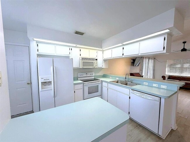 Photo - 504 Rose Apple Cir