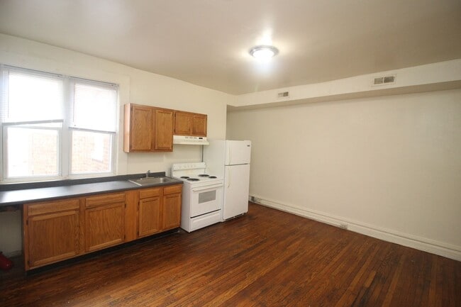 Photo - 2630 N Charles St Unit 3