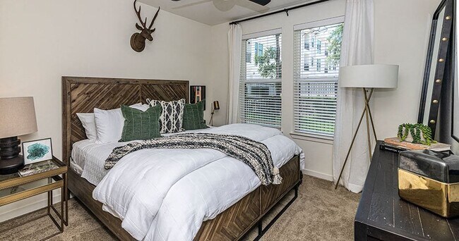 Photo - Lakeline Crossing Apartments