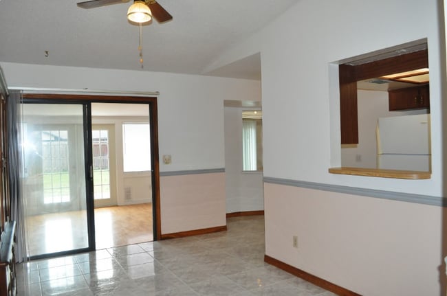 Photo - 916 Spring St NW