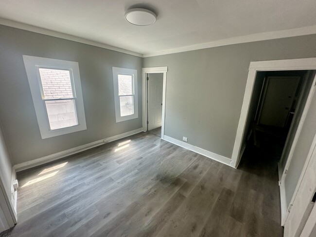 Building Photo - 61 Thorp St Unit 1 Rental