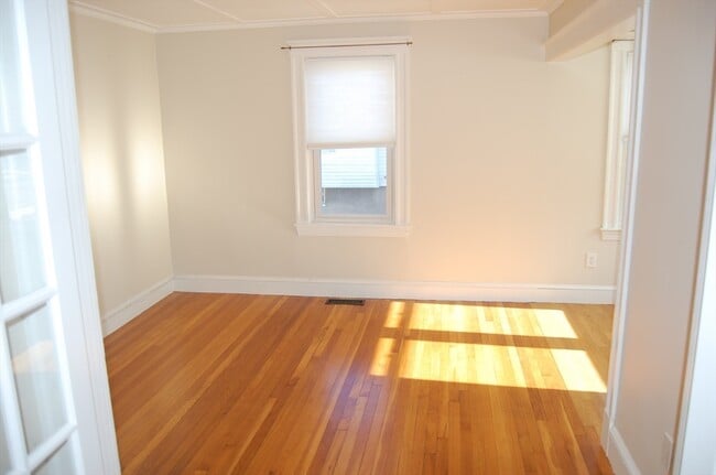 Photo - 3 Circular Ave